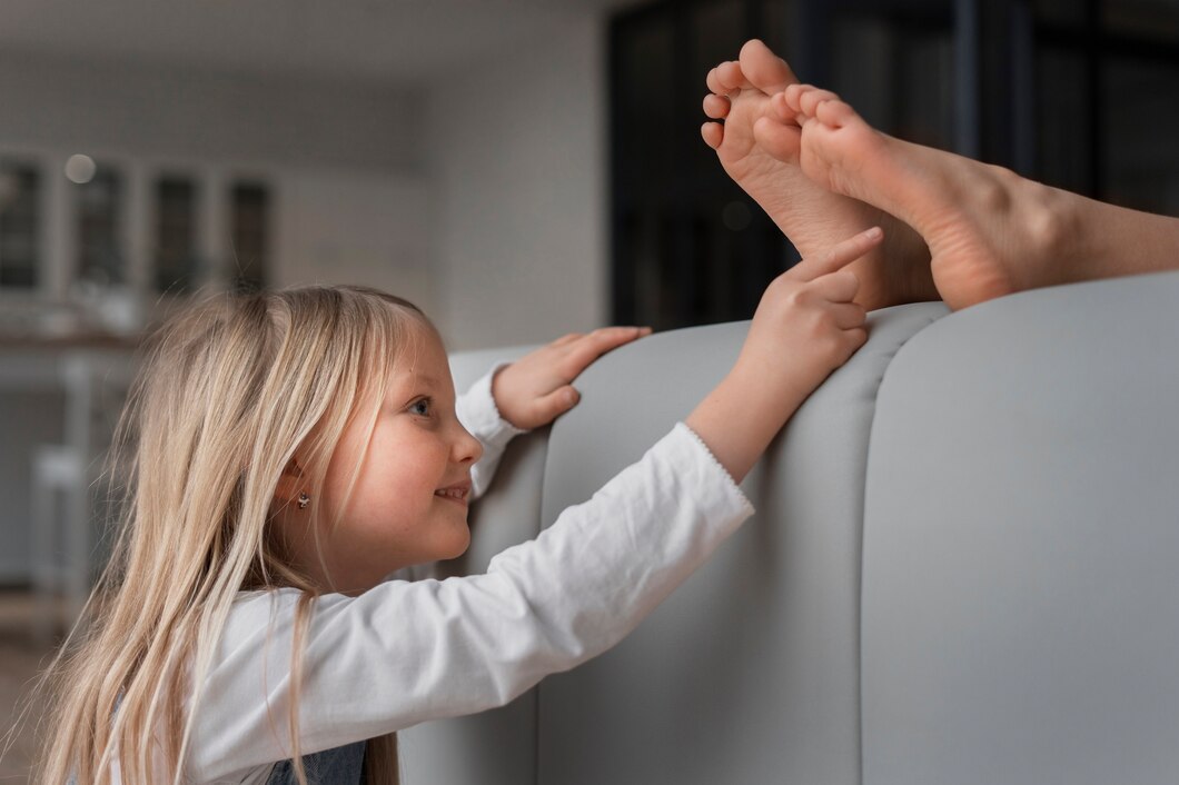 Jak dobrać odpowiednie buty dla rosnącej stopy dziecka?