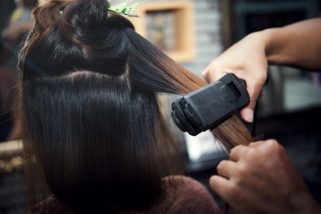 Jak prawidłowo dbać o przedłużane włosy europejskie?