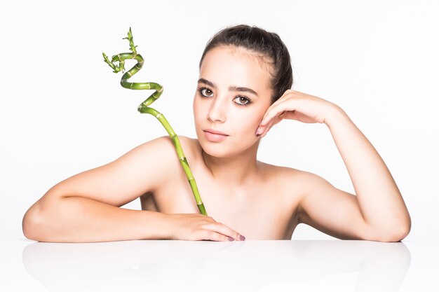 Sekrety Naturalnej Regeneracji Skóry: Jak Odbudować Blask i Zdrowie Twarzy